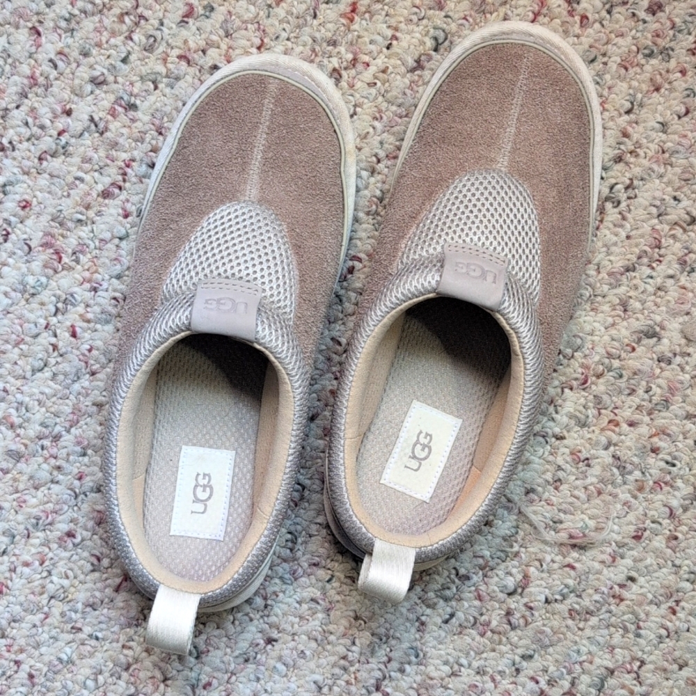 Ugg suede slipper size us8  TAN